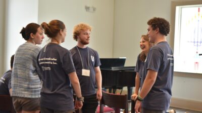 What does it mean to be a servant leader? 🌟